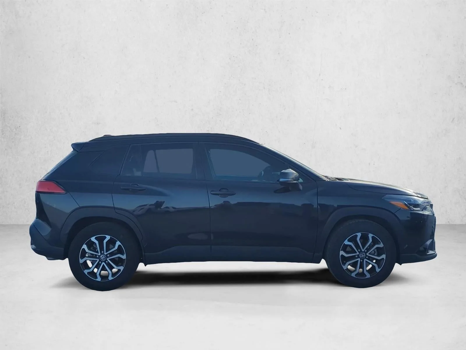 2023 Toyota Corolla Cross Hybrid SE 4WD (Natl) photo 4