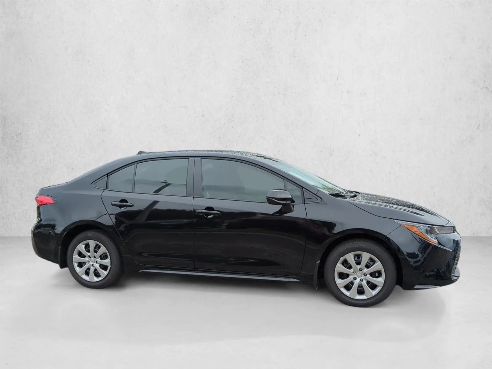 2026 Toyota Corolla LE CVT (Natl) photo 4