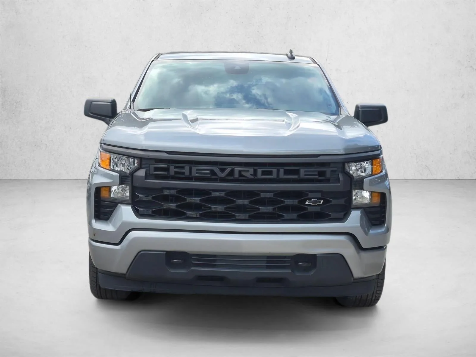 2024 Chevrolet Silverado 1500 Custom photo 2