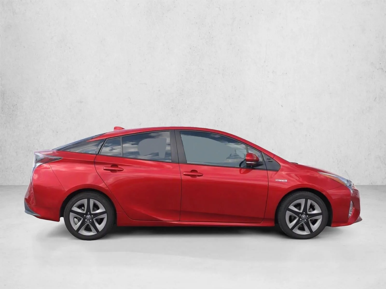 2016 Toyota Prius 5dr HB Three Touring (Natl) photo 8