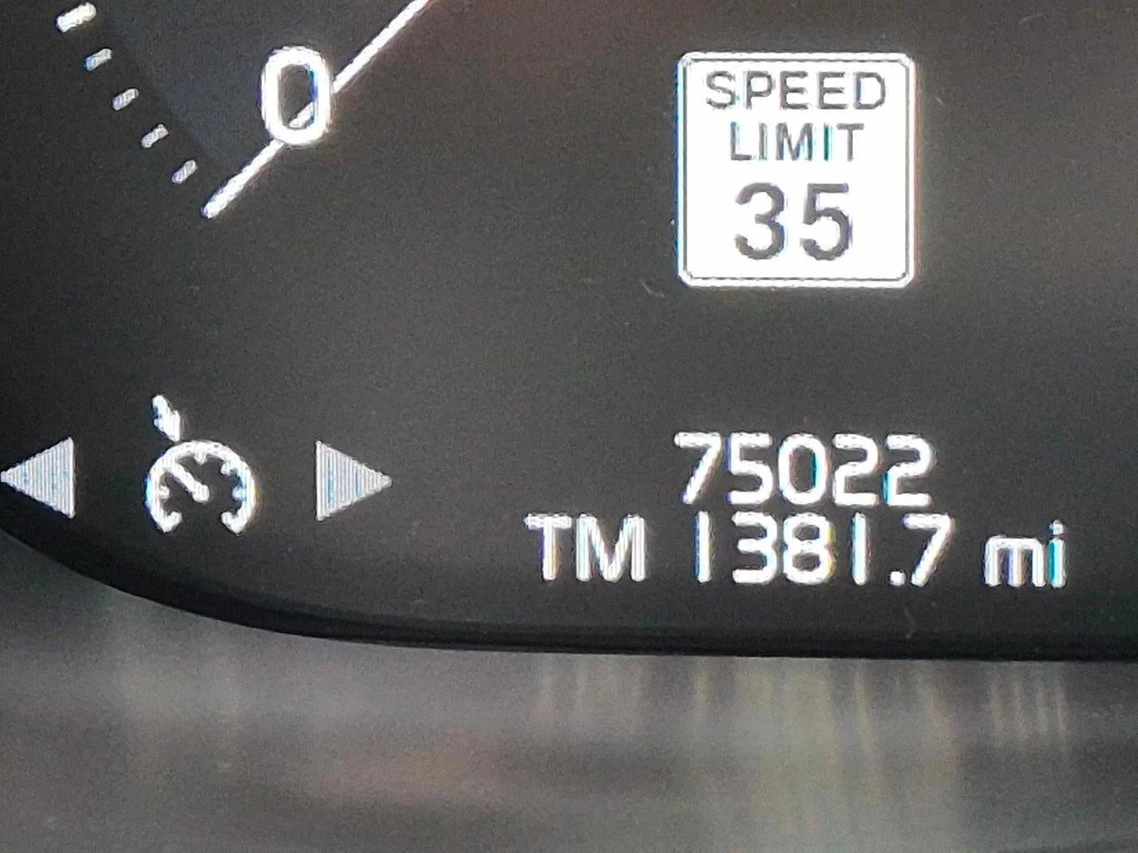 2020 Volvo XC60 T5 FWD R-Design photo 6