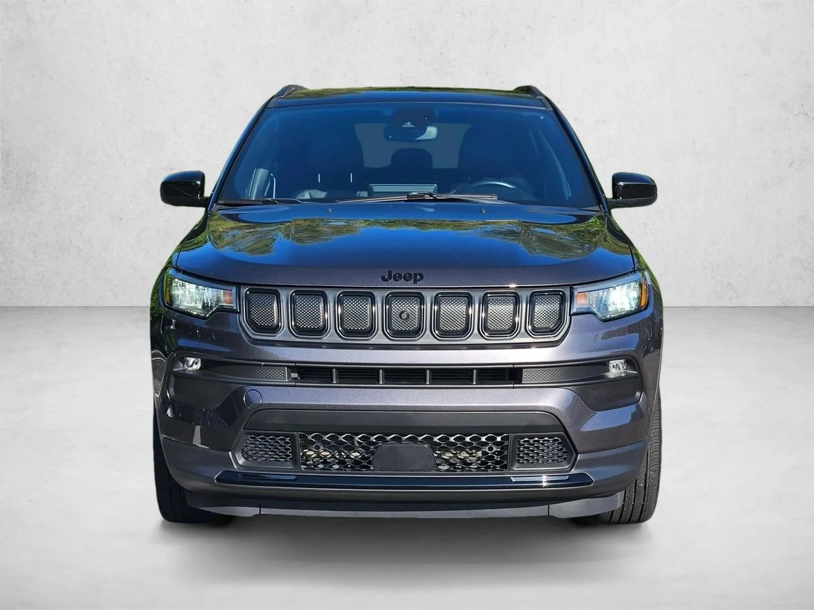 2022 Jeep Compass Altitude FWD photo 2