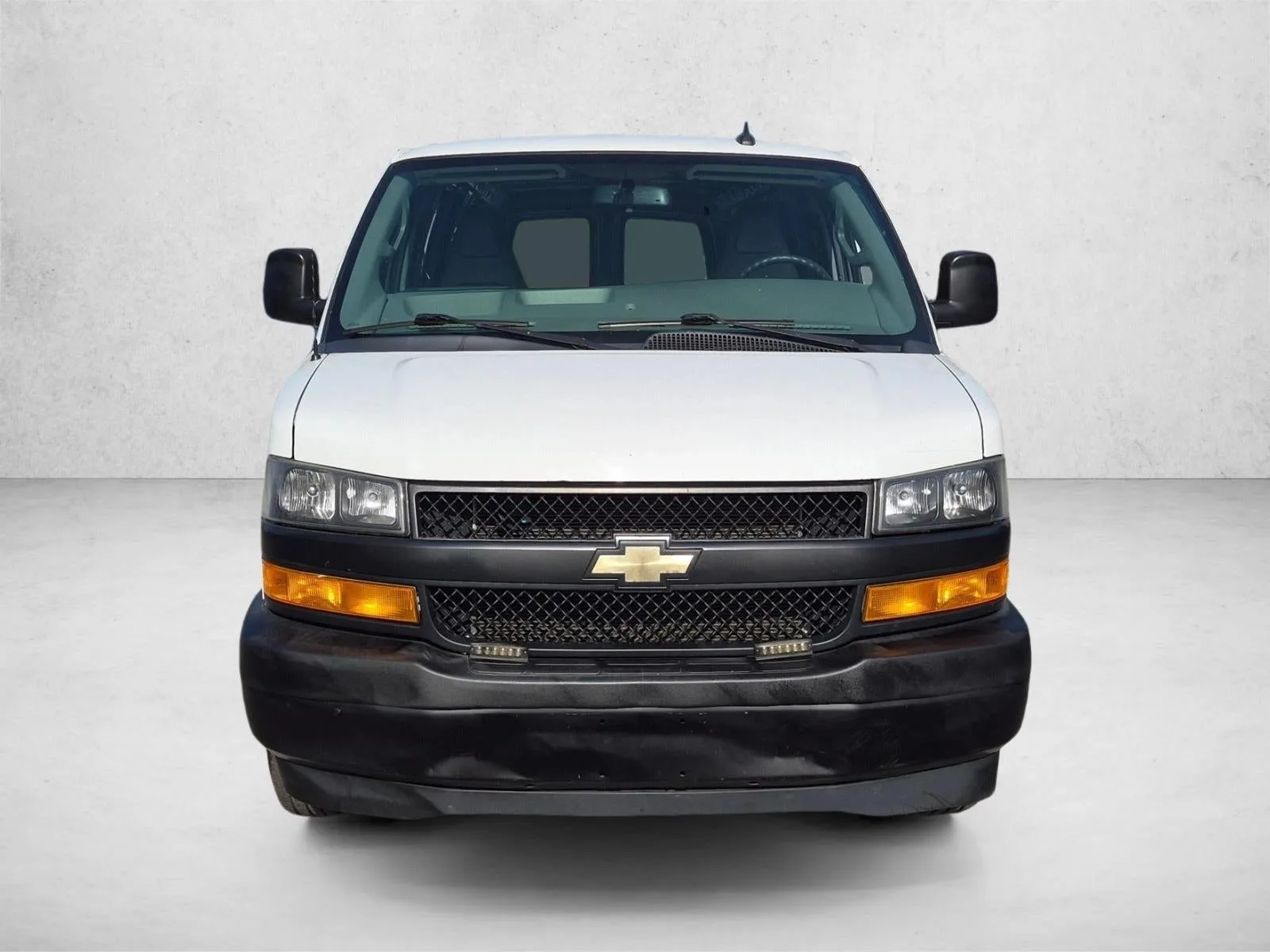 2020 Chevrolet Express Cargo Van 2500 Extended Wheelbase Rear-Wheel Drive photo 2