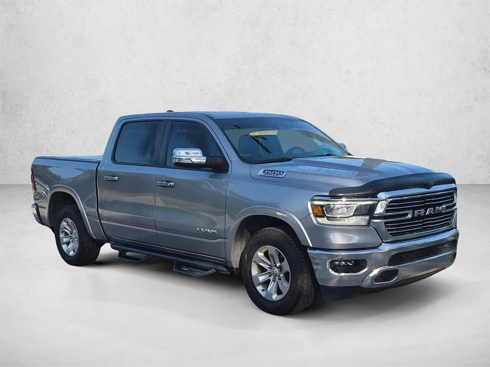 2021 RAM 1500 Laramie 4x2 Crew Cab 5'7" Box photo 3
