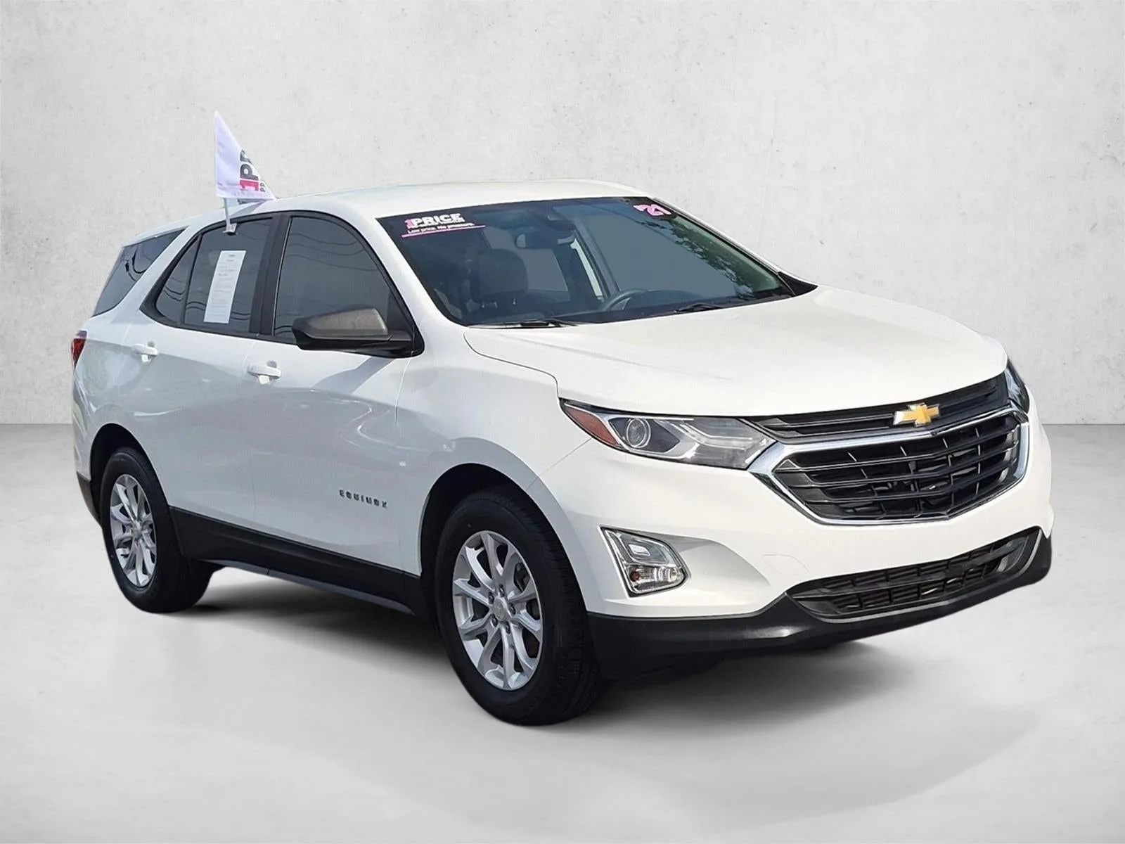 2021 Chevrolet Equinox LS photo 3