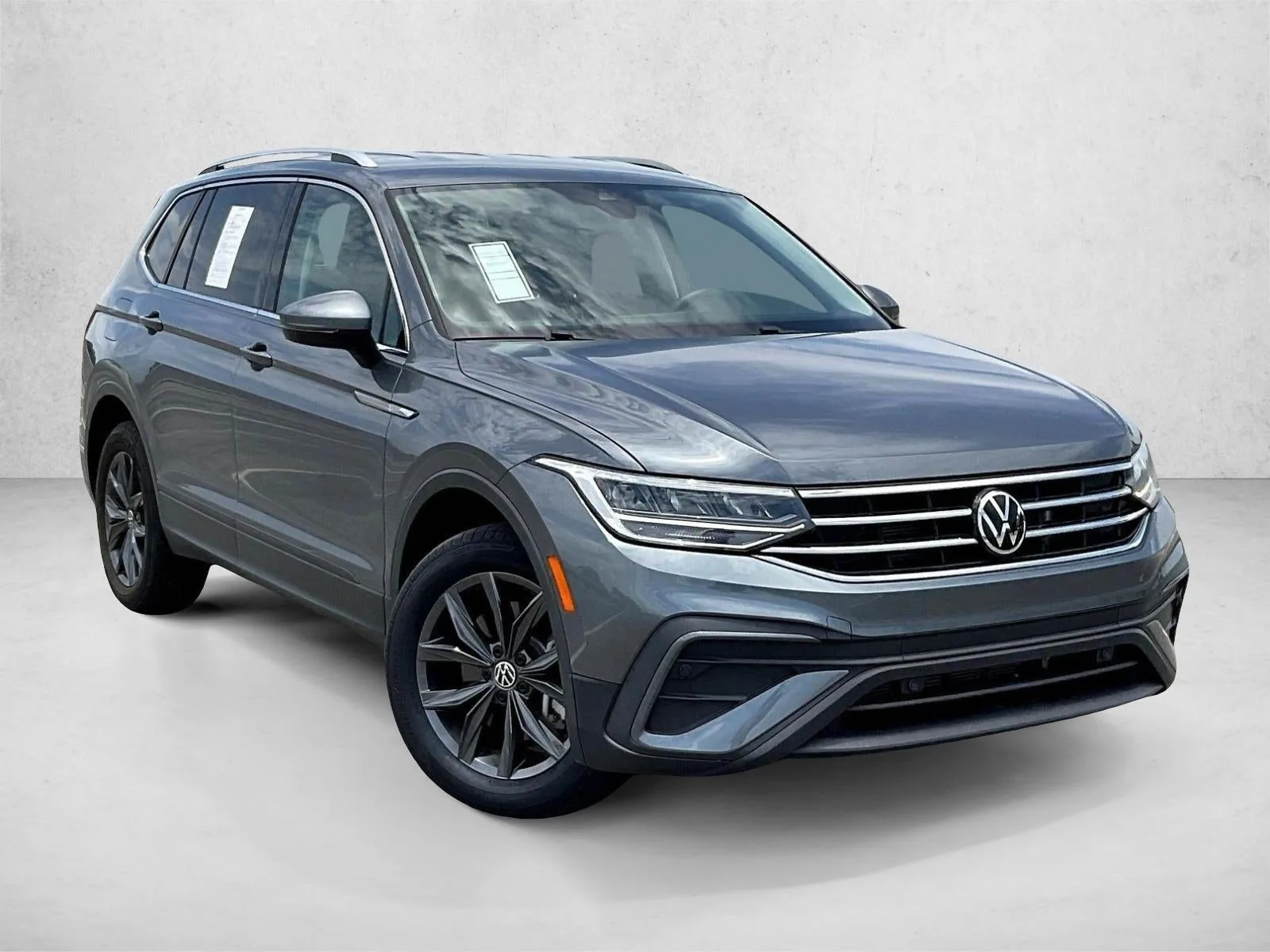 2023 Volkswagen Tiguan 2.0T SE FWD photo 11