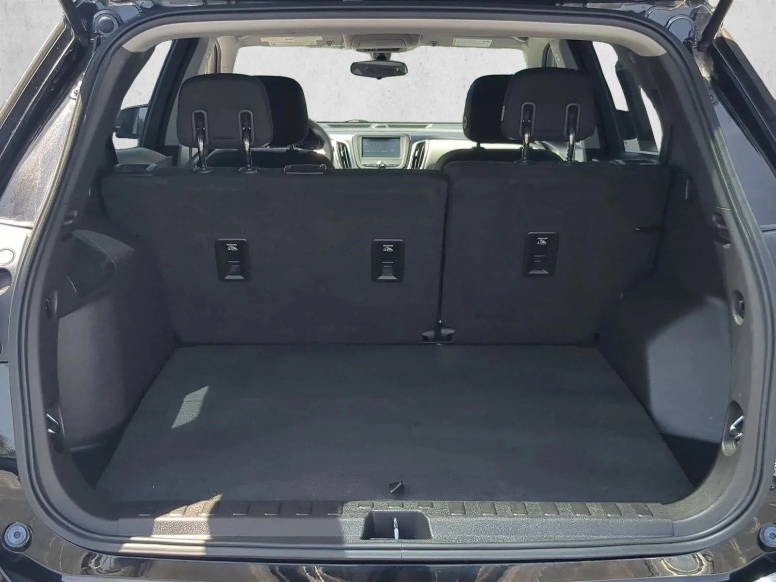 2018 Chevrolet Equinox LS photo 6