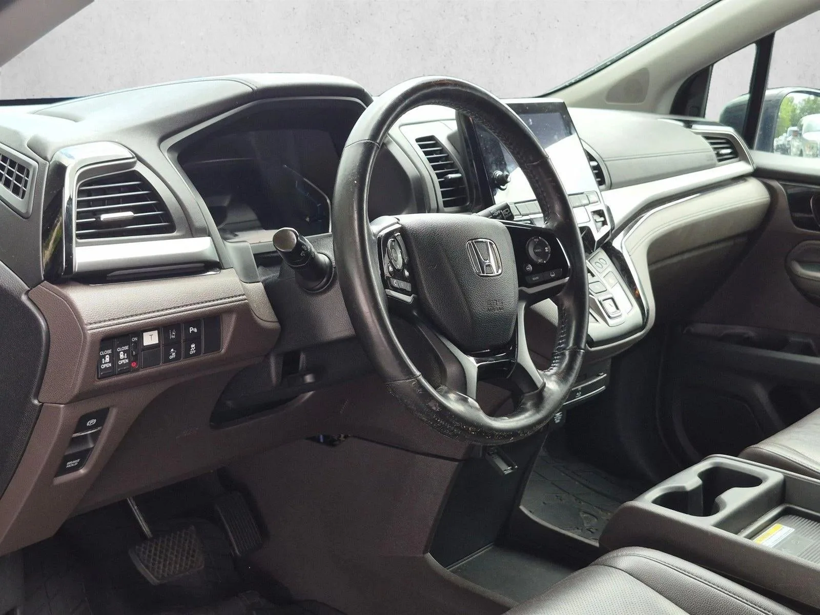 2018 Honda Odyssey Elite Auto photo 2