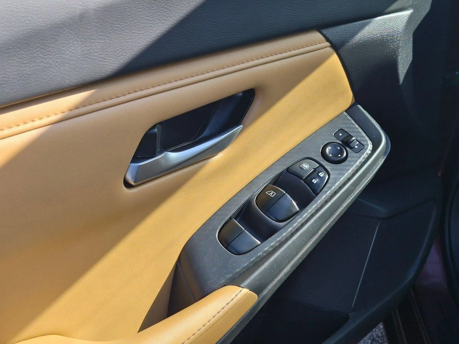 2022 Nissan Sentra SV CVT photo 2