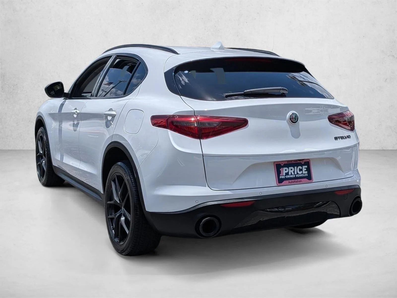 2020 Alfa Romeo Stelvio RWD photo 7