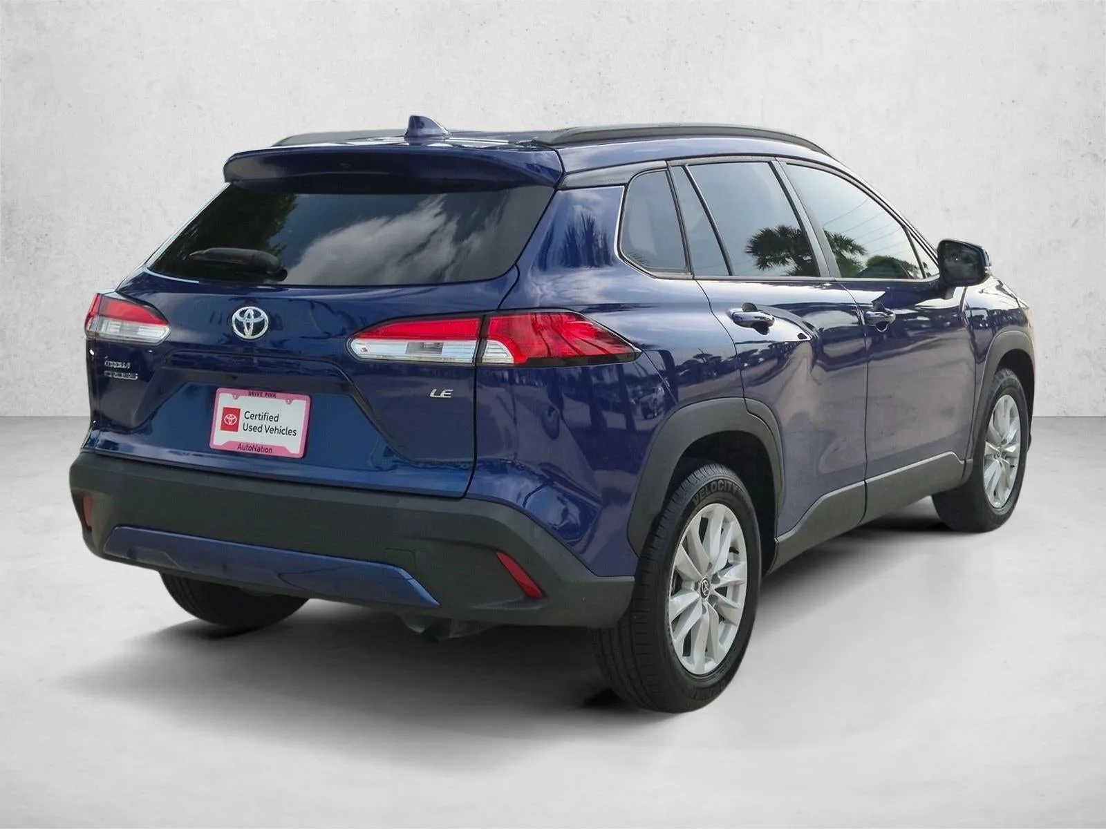 2022 Toyota Corolla Cross LE 2WD (Natl) photo 5