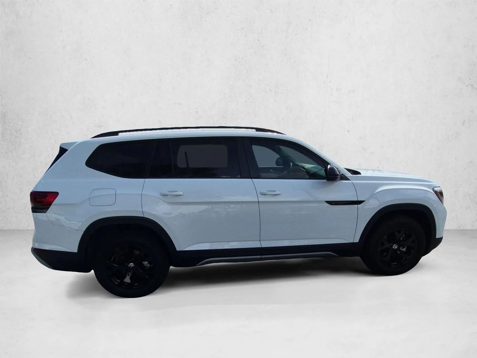2024 Volkswagen Atlas 2.0T Peak Edition SE w/Technology photo 4