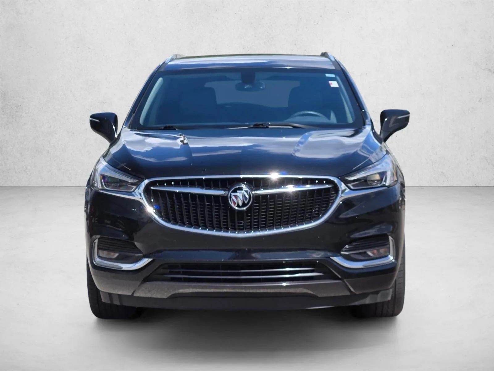 2018 Buick Enclave Essence FWD photo 2