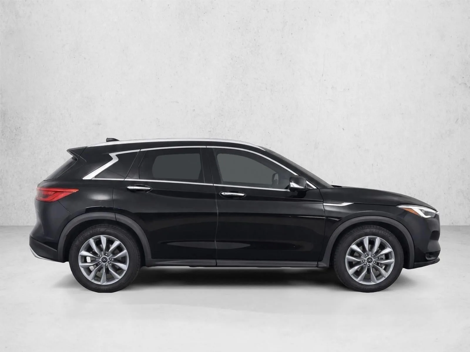 2019 INFINITI QX50 LUXE AWD photo 8