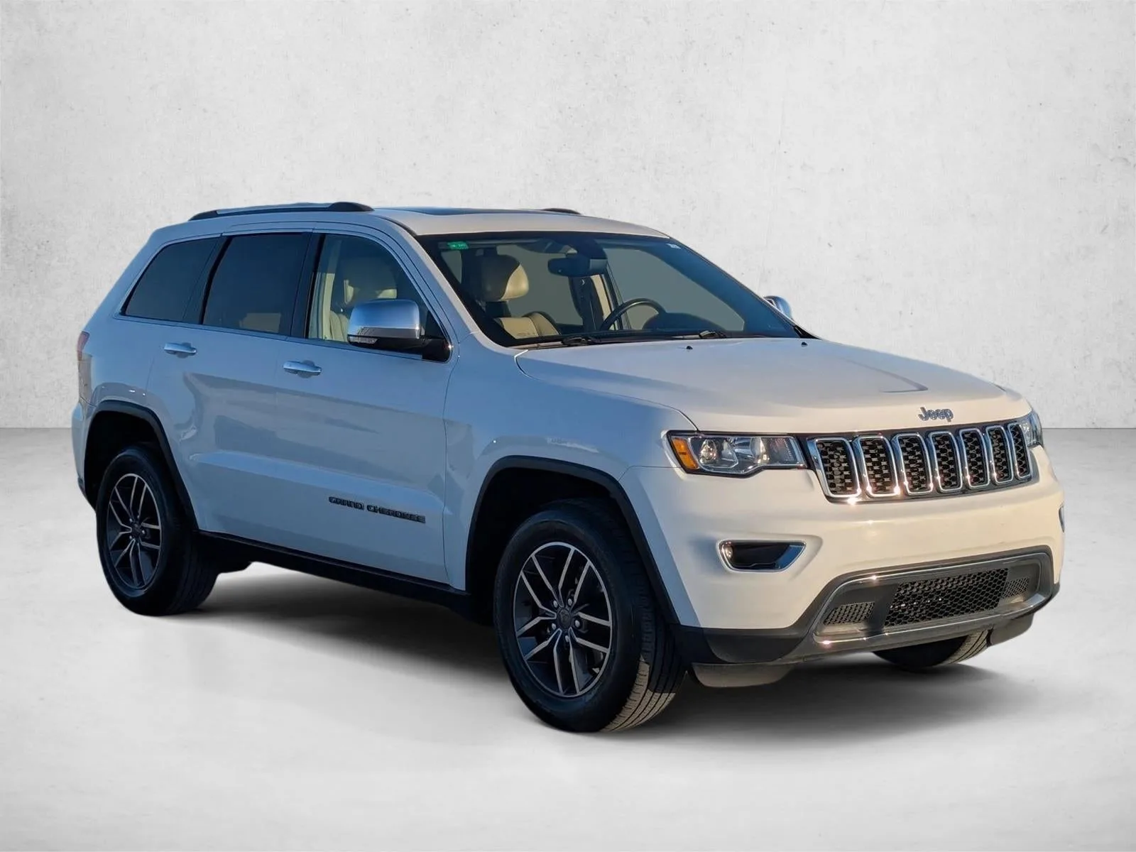 2019 Jeep Grand Cherokee Limited 4x2 photo 3
