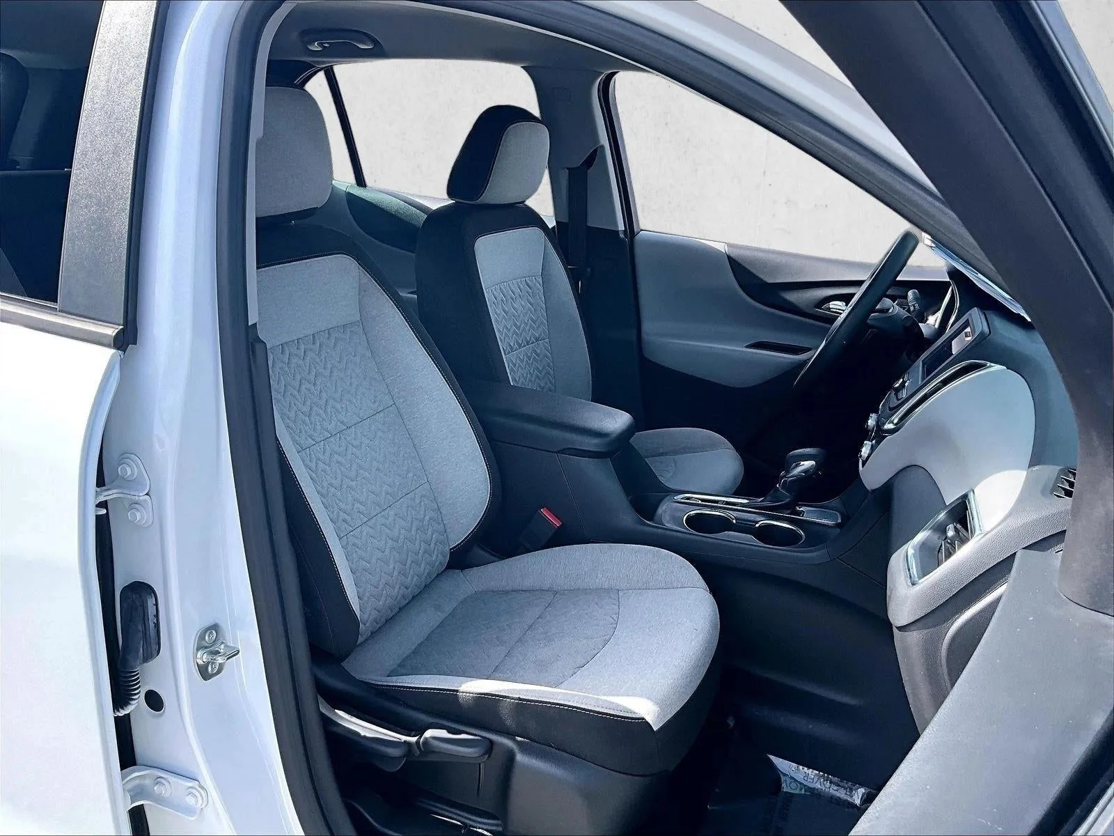 2024 Chevrolet Equinox LS photo 9