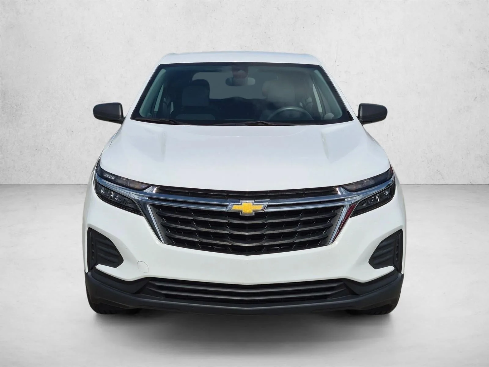 2024 Chevrolet Equinox FWD LS photo 2