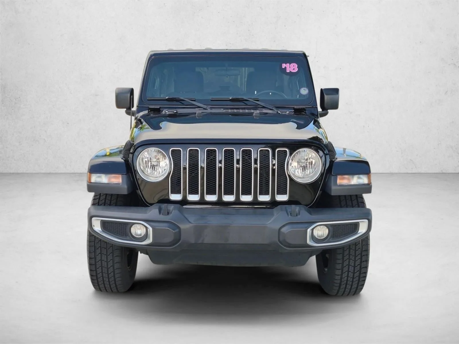 2018 Jeep Wrangler Unlimited Sahara 4x4 photo 2
