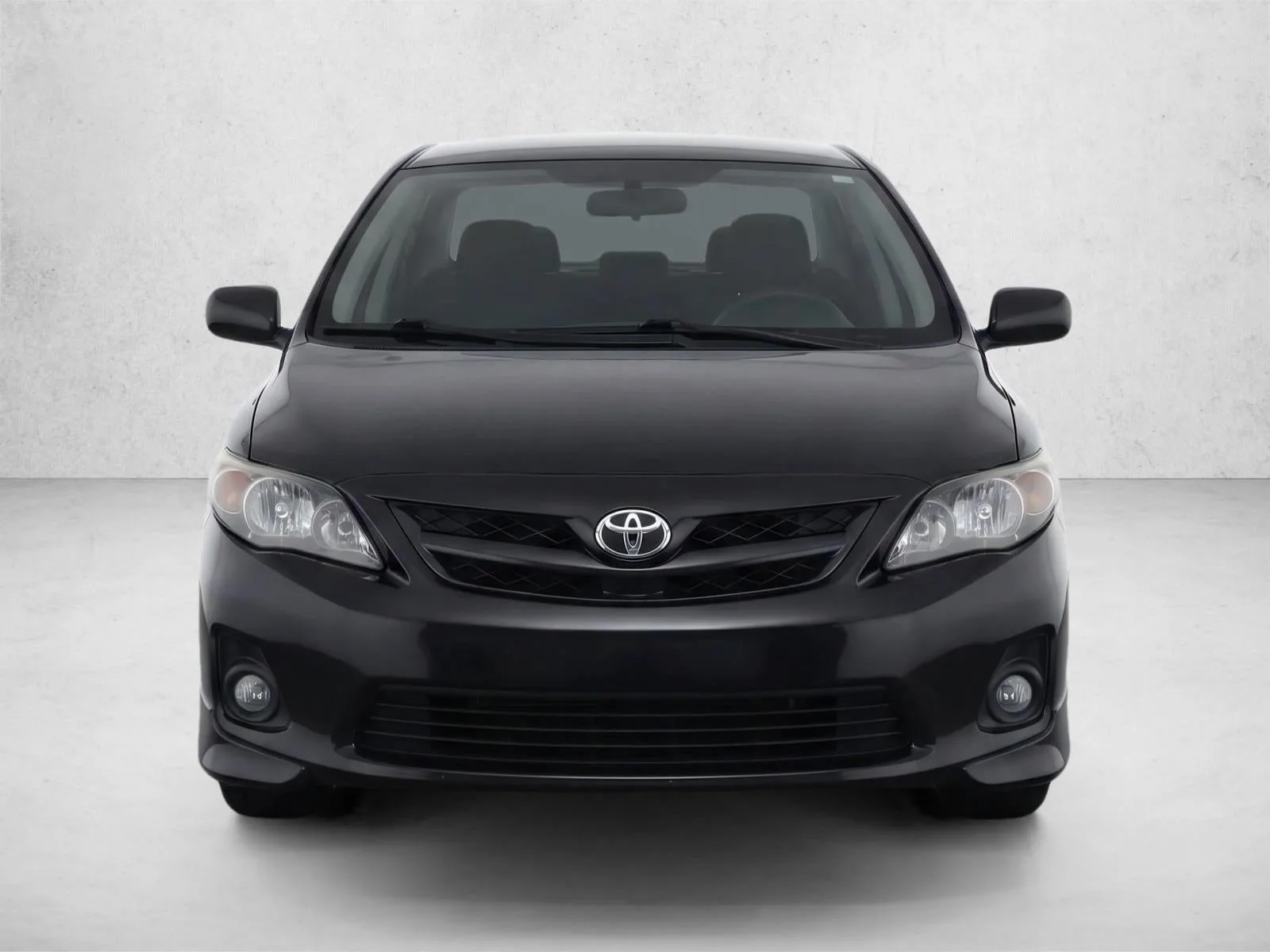 2013 Toyota Corolla 4dr Sdn Auto S (Natl) photo 2