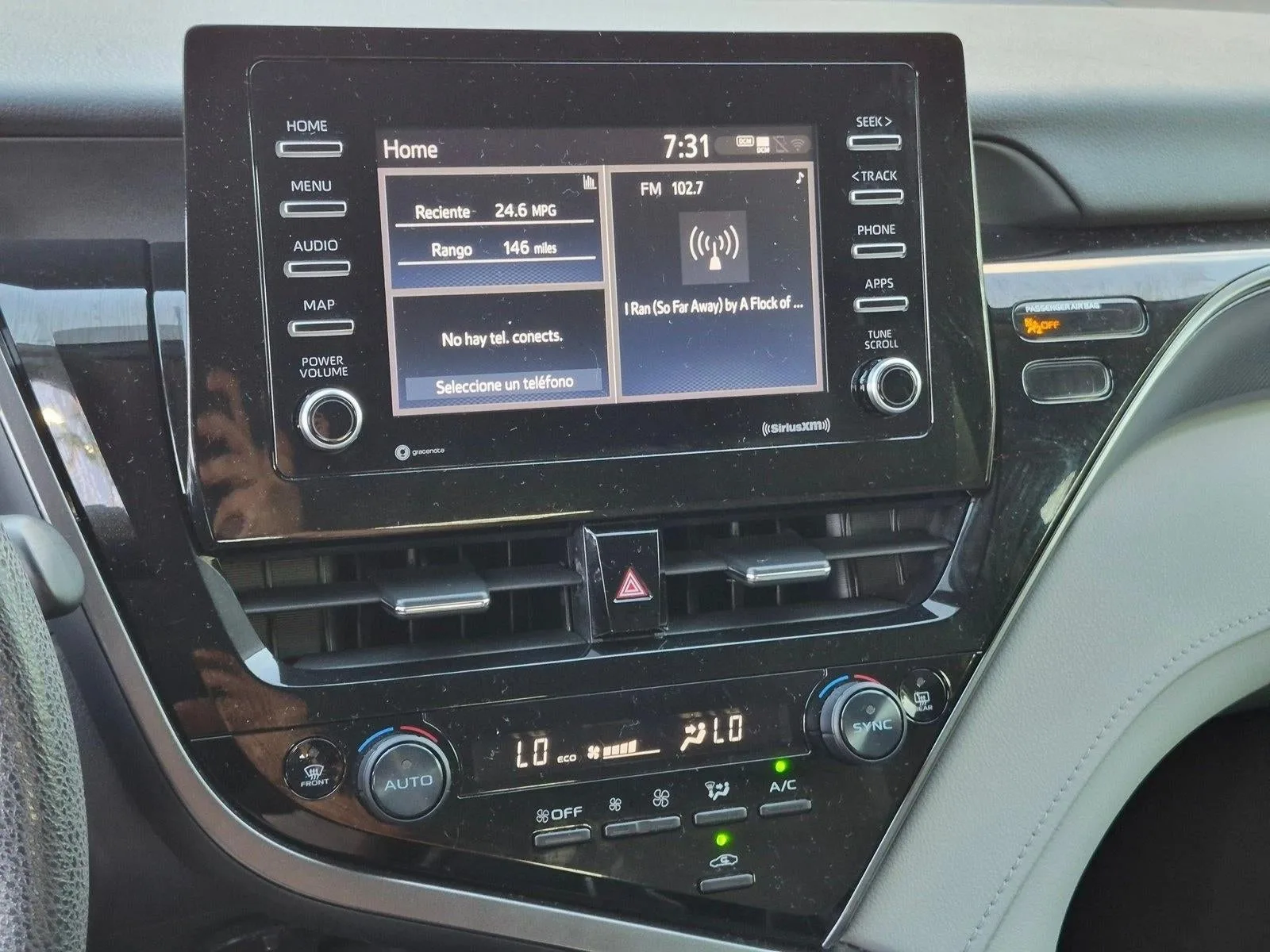 2022 Toyota Camry LE Auto (SE) photo 12