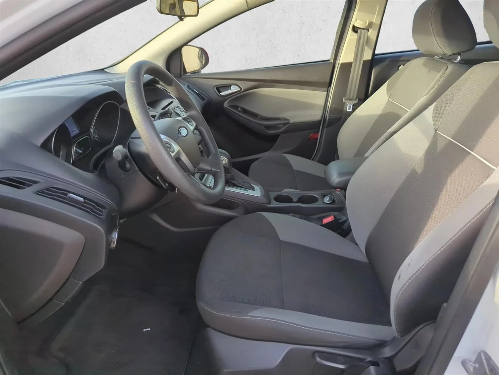 2013 Ford Focus 4dr Sdn SE photo 11