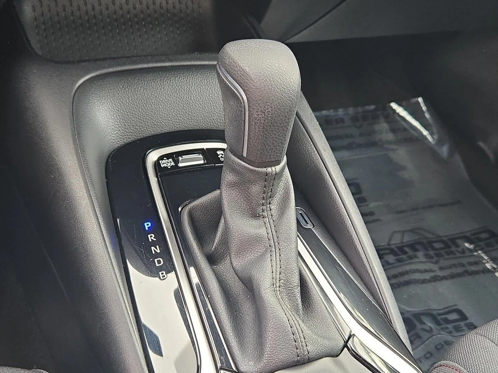 2023 Toyota Corolla SE CVT (Natl) photo 12