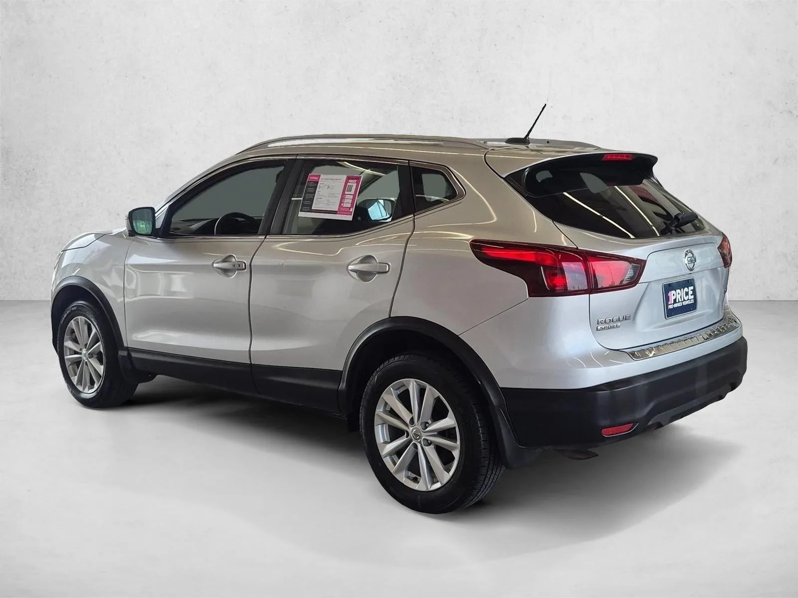 2017 Nissan Rogue Sport FWD SV photo 8
