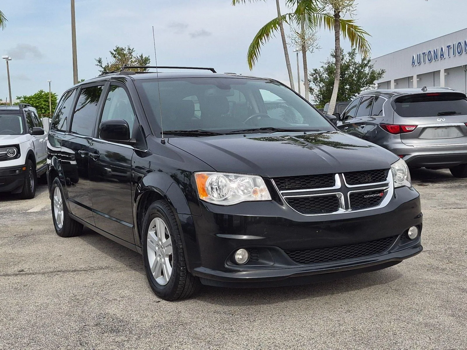 2019 Dodge Grand Caravan SXT Wagon photo 3