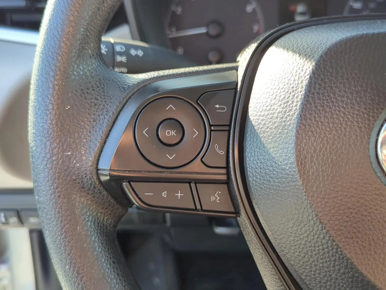 2024 Toyota Corolla LE CVT (Natl) photo 12