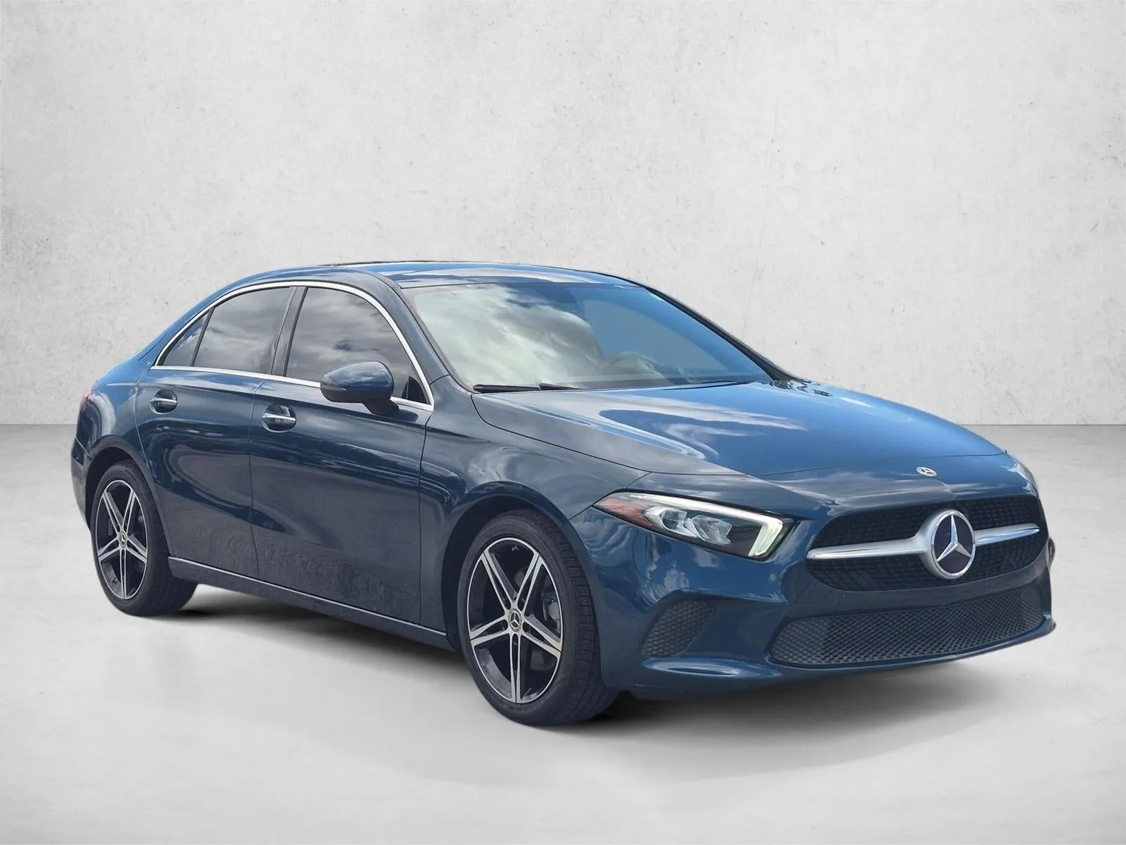 2021 Mercedes-Benz A-Class A 220 Sedan photo 3
