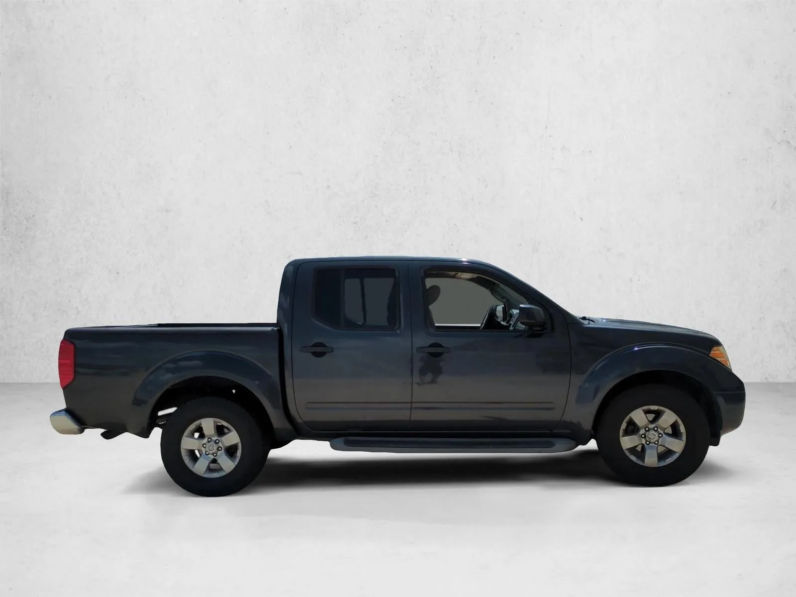 2012 Nissan Frontier 2WD Crew Cab SWB Auto SV photo 4