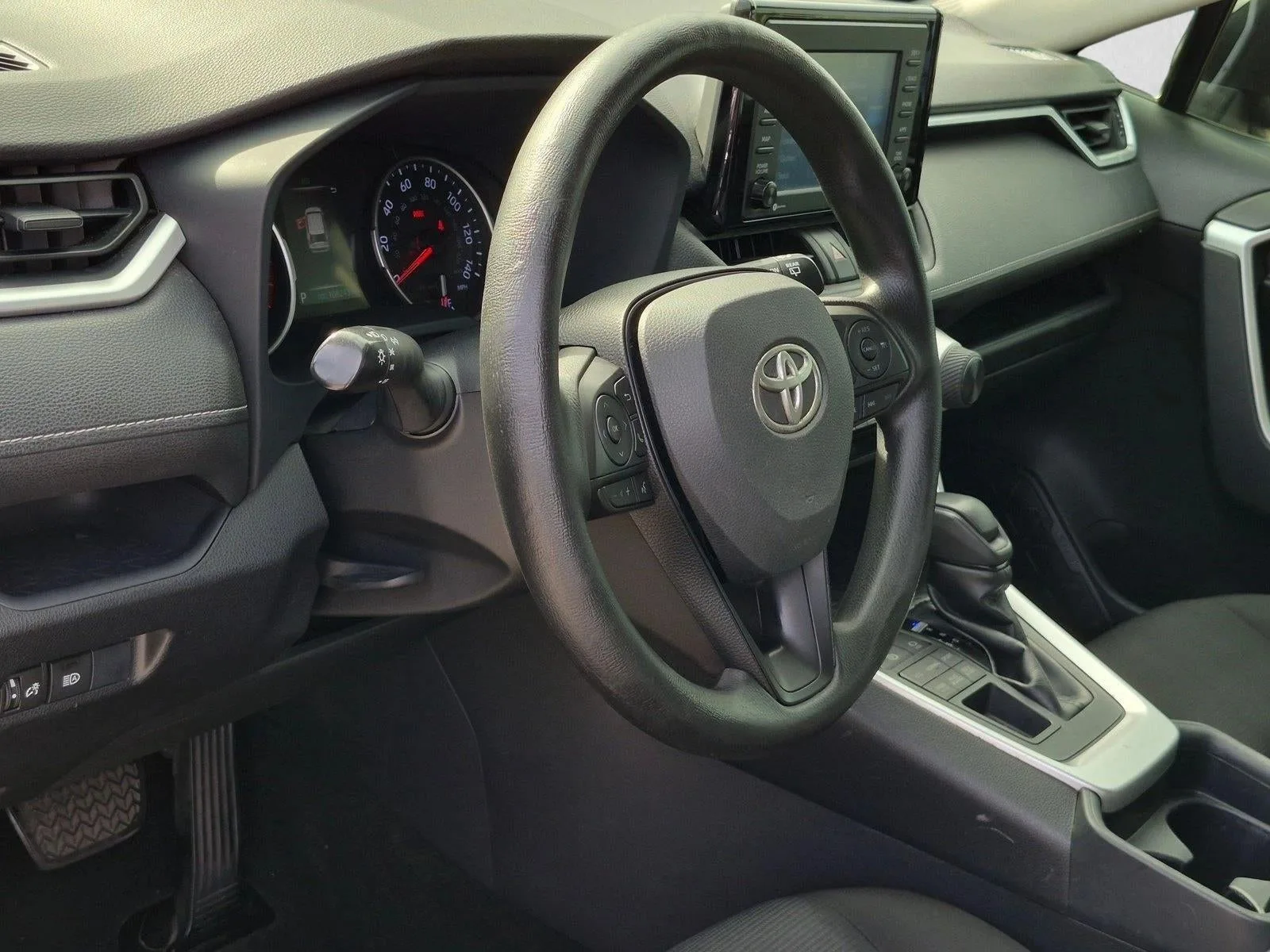 2020 Toyota RAV4 LE AWD (Natl) photo 9