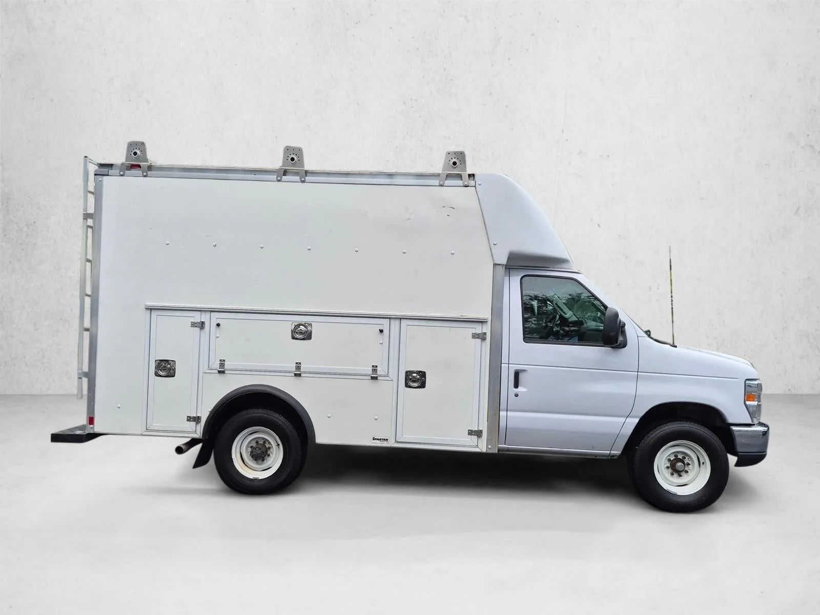 2018 Ford E-Series Cutaway Base photo 4