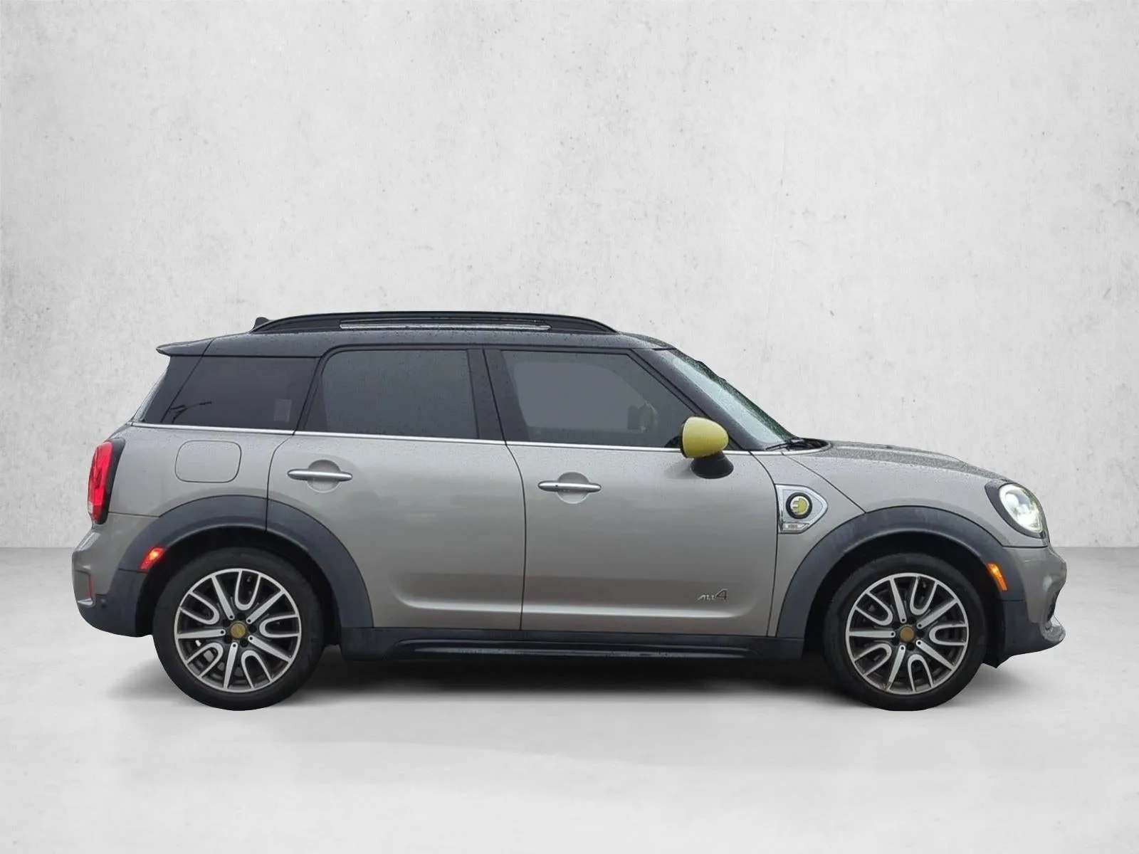2019 MINI Cooper SE Countryman ALL4 Cooper S E photo 4