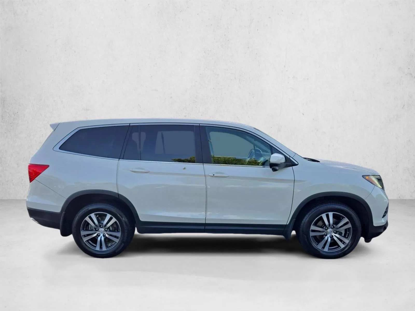2017 Honda Pilot EX-L AWD photo 4