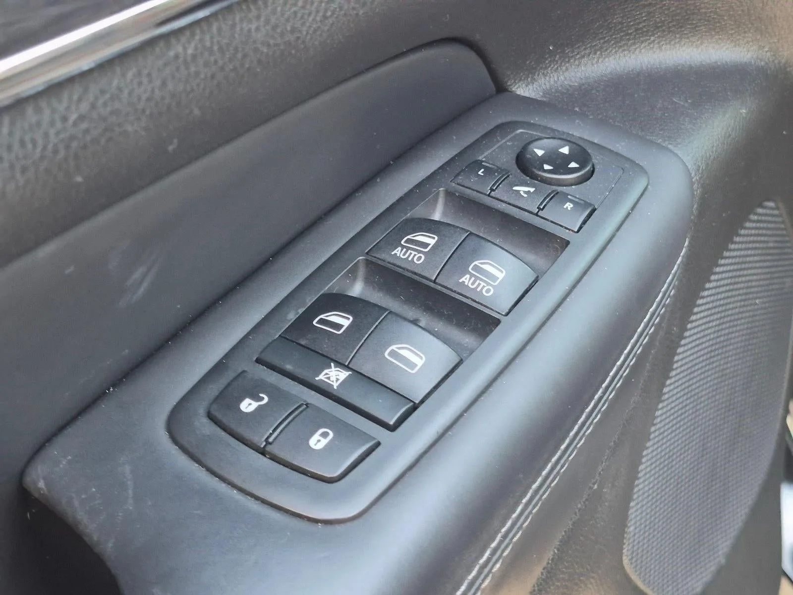 2020 Jeep Grand Cherokee Overland 4x4 photo 12