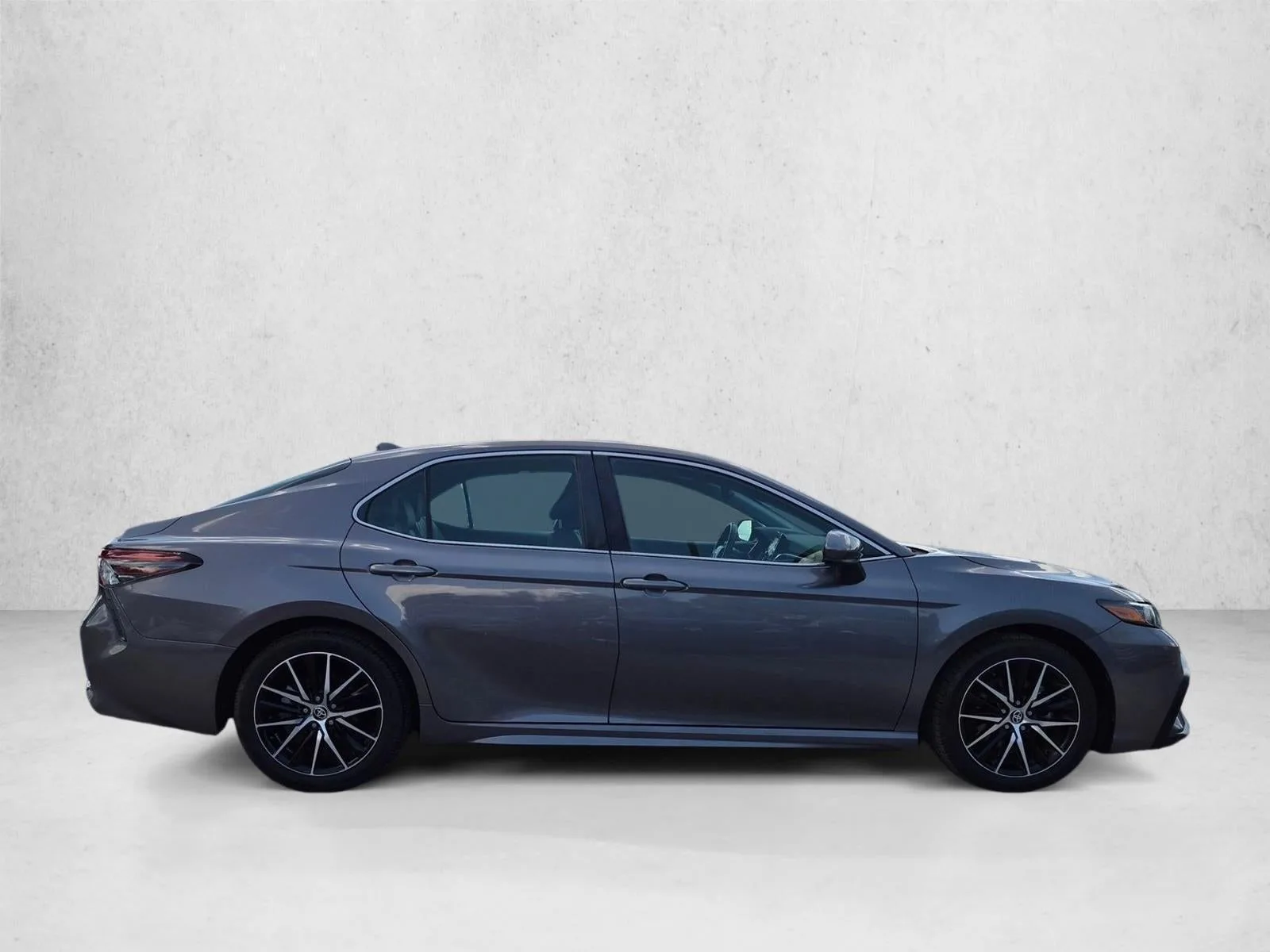 2021 Toyota Camry SE Auto (SE) photo 4