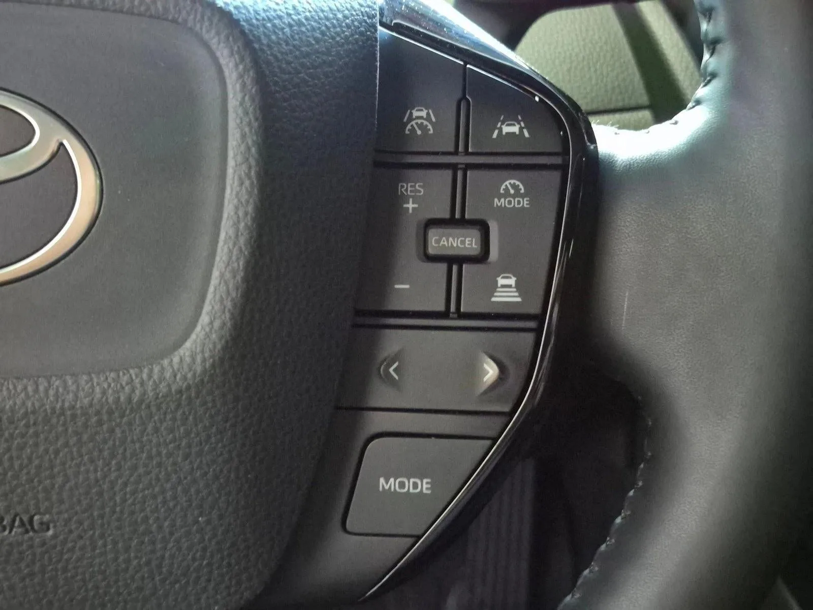 2024 Toyota Prius XLE photo 11