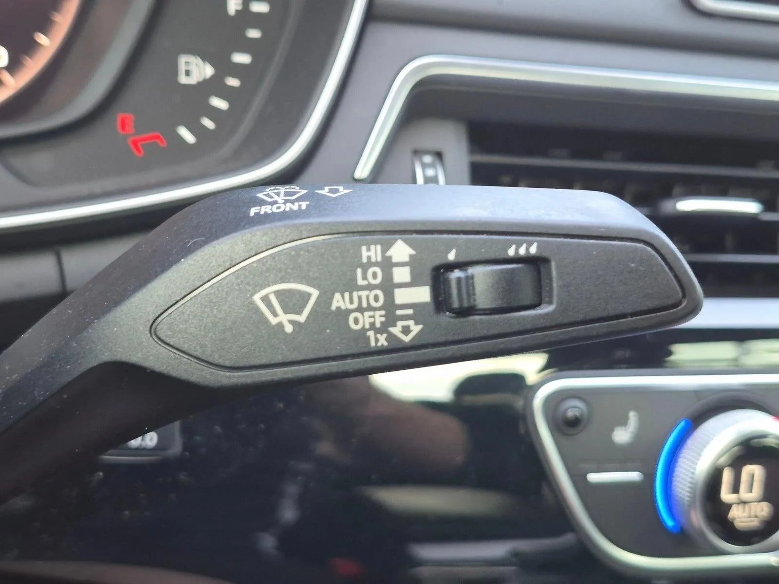 2019 Audi A4 Premium Plus 45 TFSI quattro photo 7