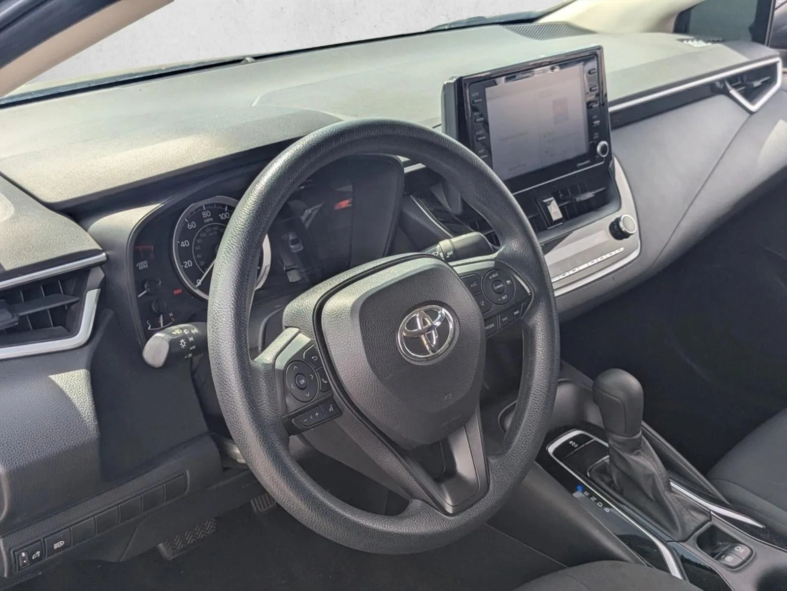 2022 Toyota Corolla LE photo 9