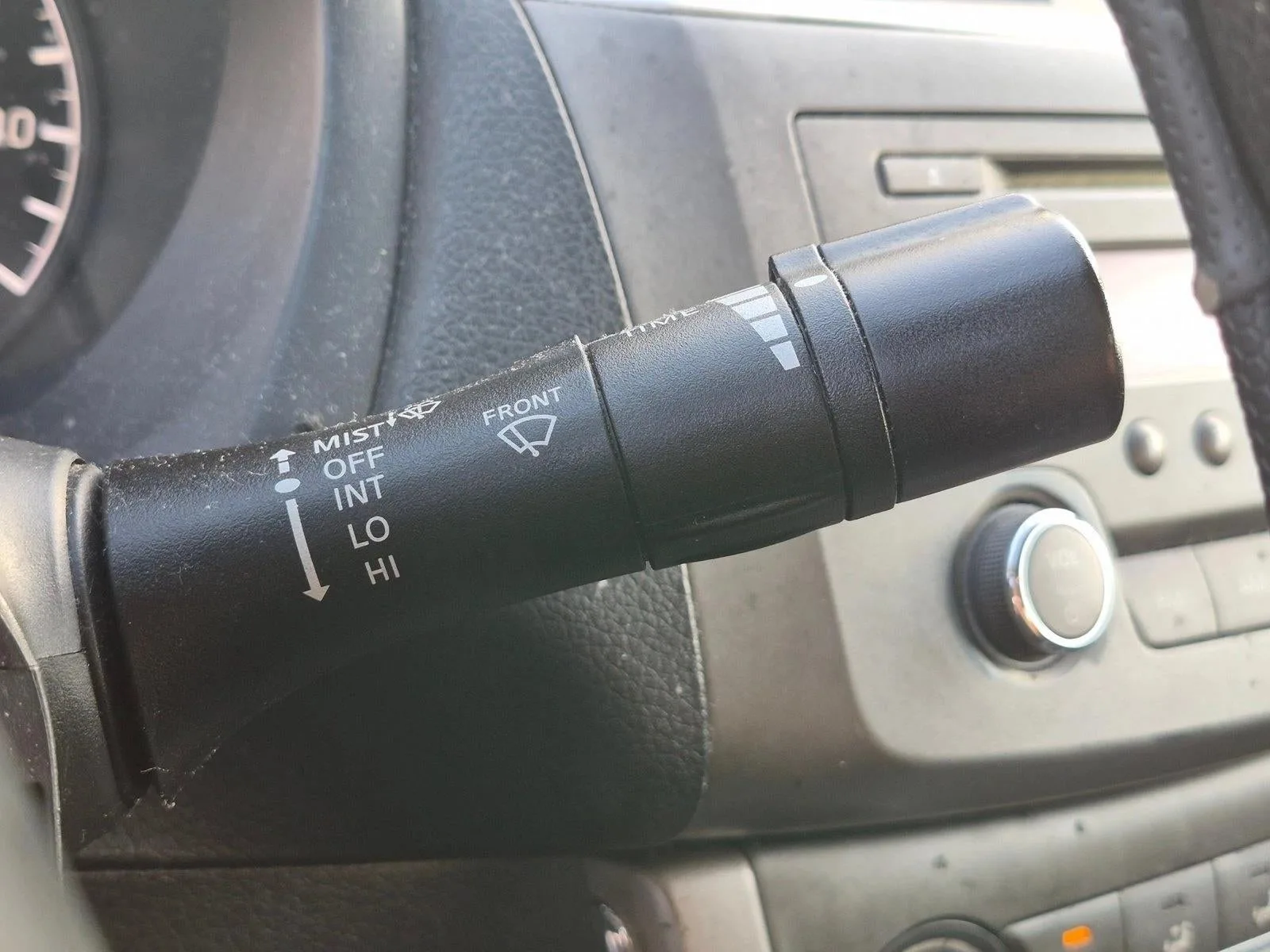 2014 Nissan Sentra 4dr Sdn I4 CVT S photo 5