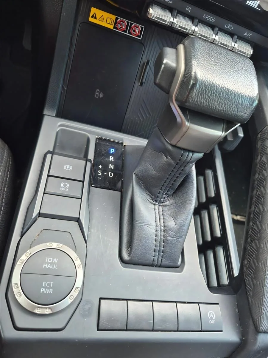 2024 Toyota Tacoma SR5 photo 11