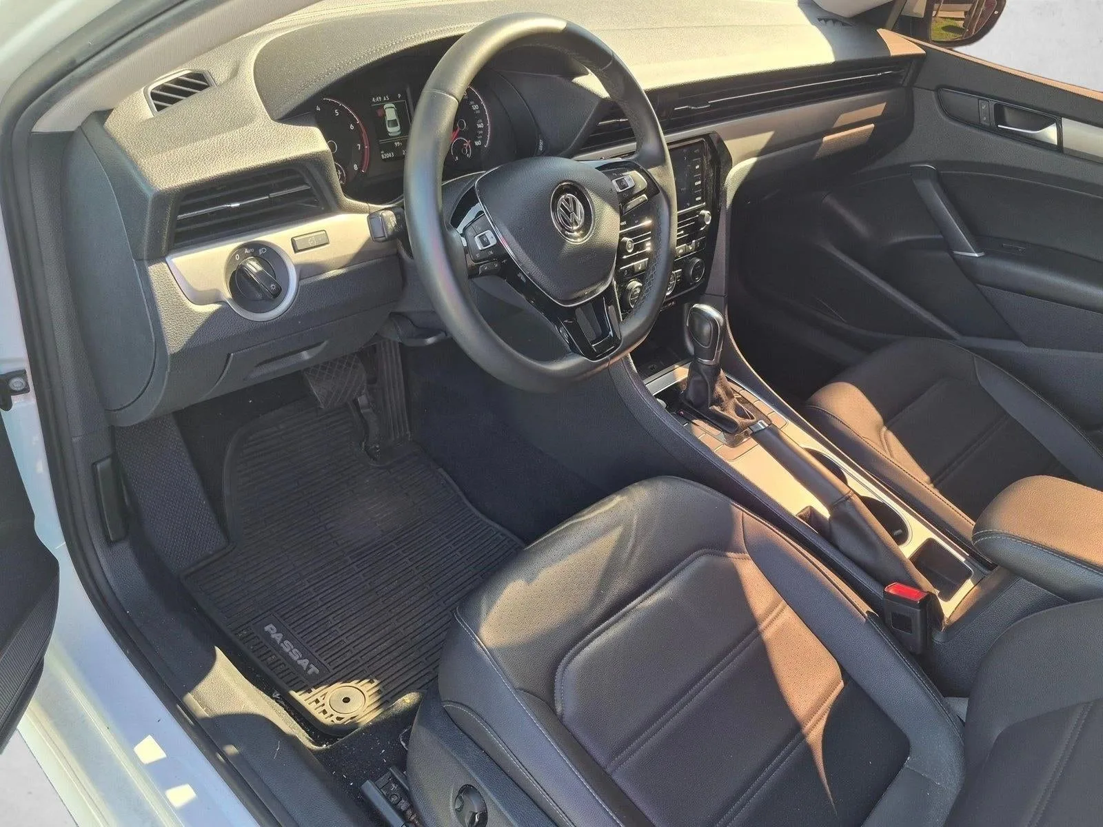 2021 Volkswagen Passat 2.0T SE Auto photo 5