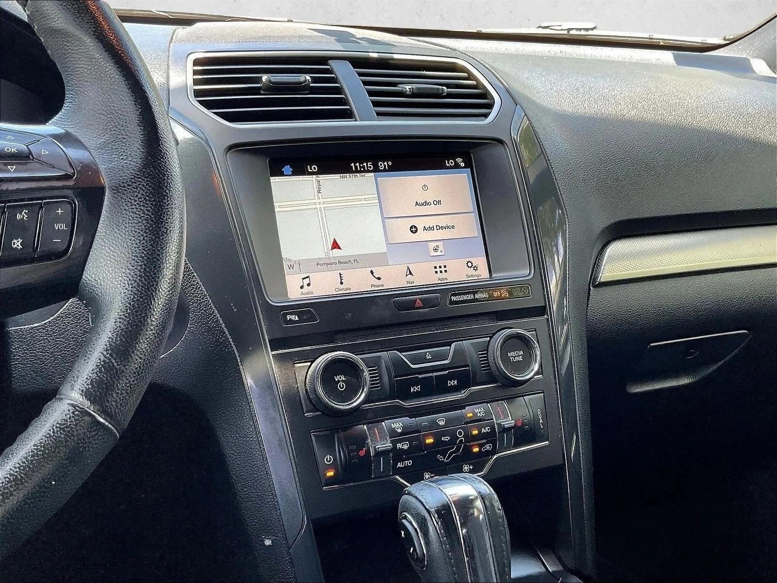2018 Ford Explorer XLT FWD photo 8