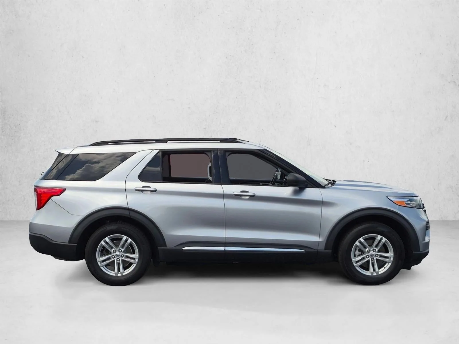 2021 Ford Explorer XLT photo 4