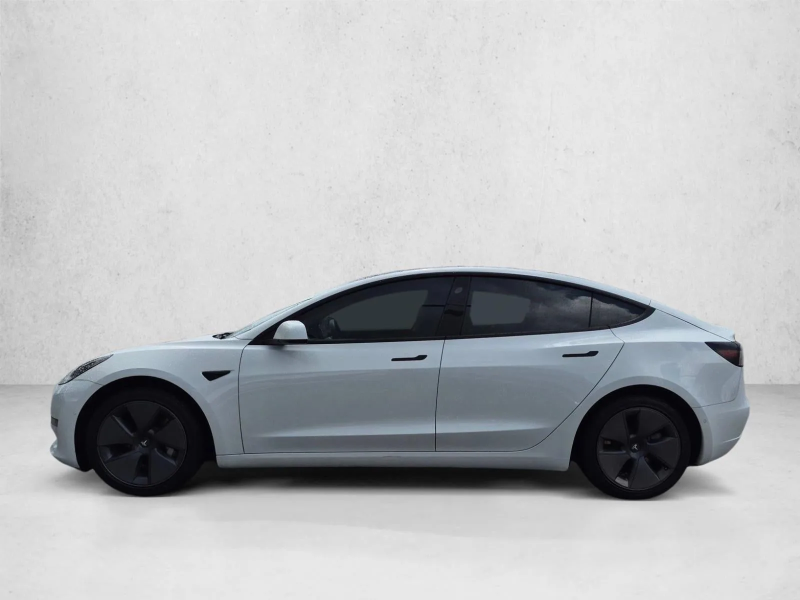 2021 Tesla Model 3 Standard Range Plus RWD photo 9
