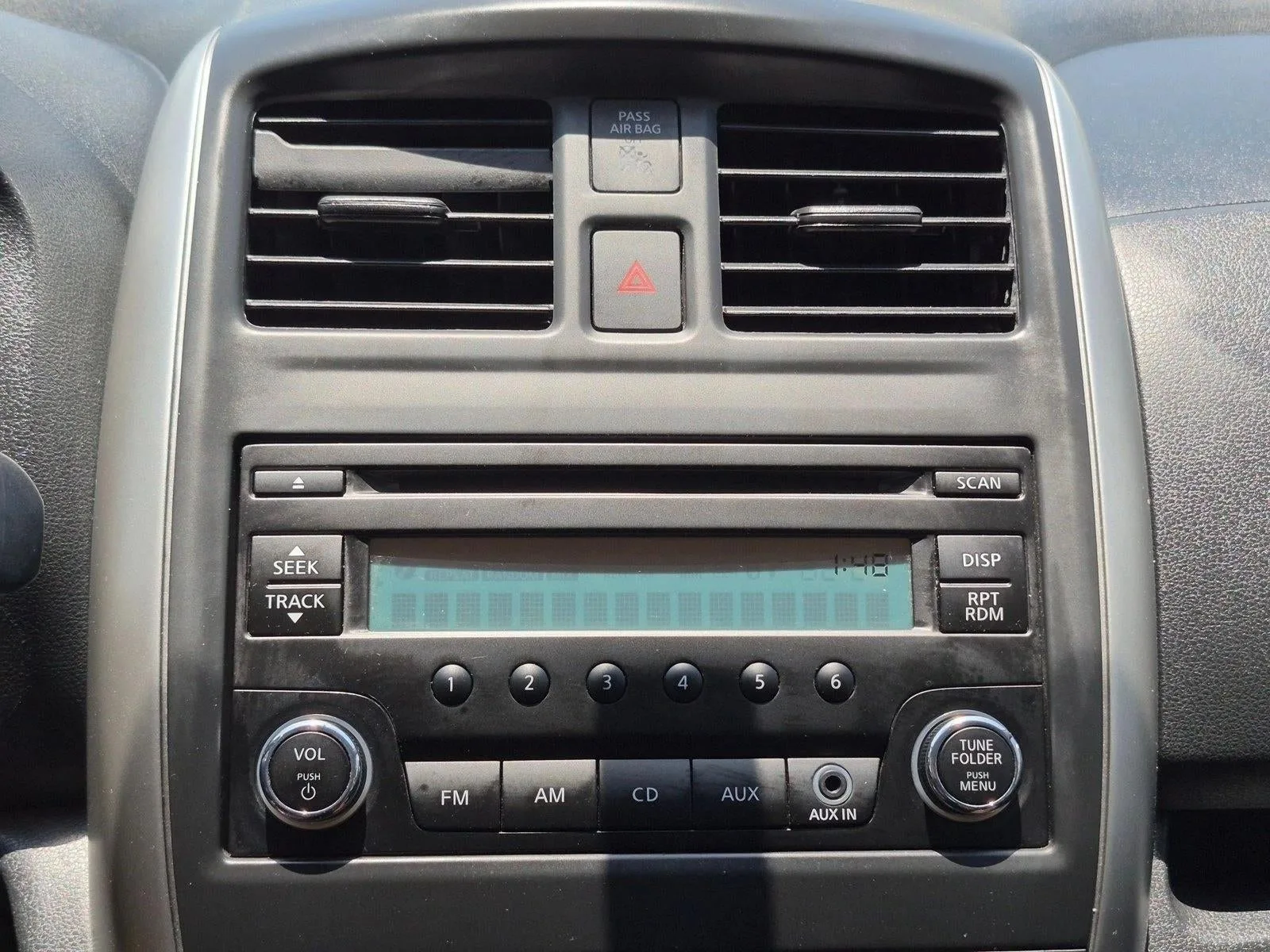 2015 Nissan Versa Note 5dr HB CVT 1.6 S Plus photo 12