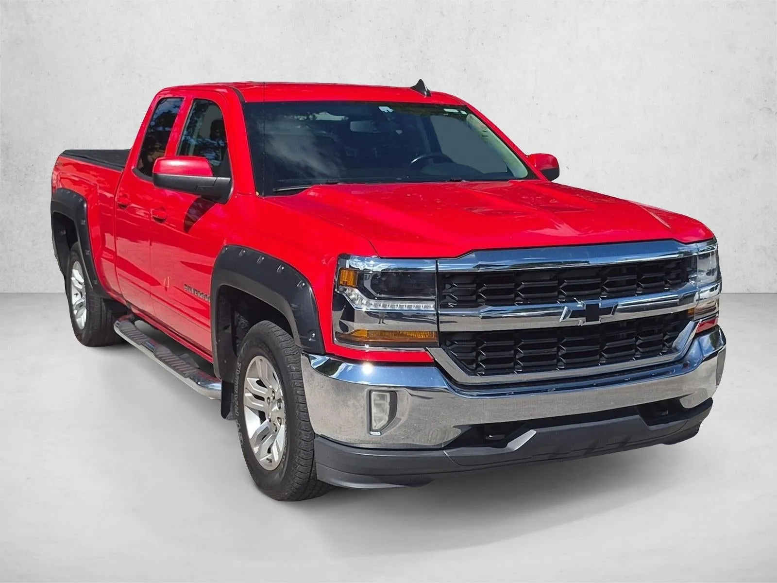 2016 Chevrolet Silverado 1500 LT photo 3