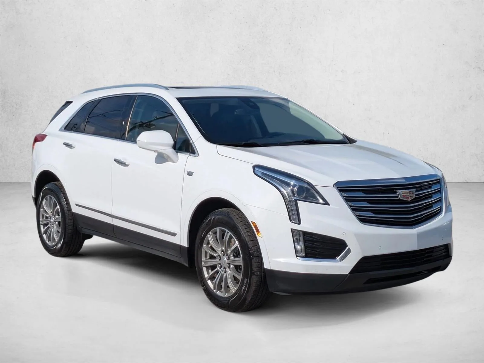 2019 Cadillac XT5 FWD 4dr Luxury photo 3