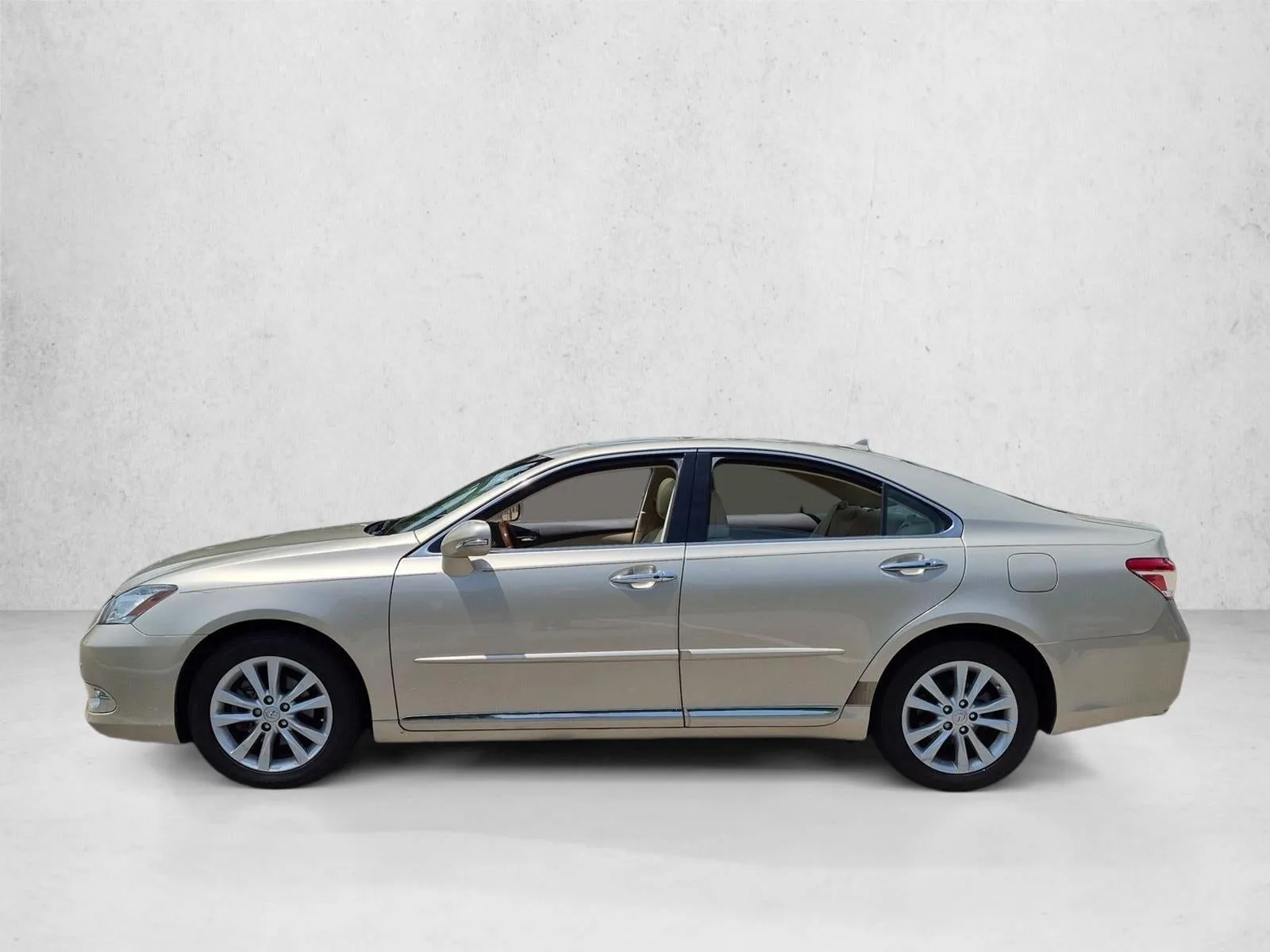 2011 Lexus ES 350 4dr Sdn photo 5
